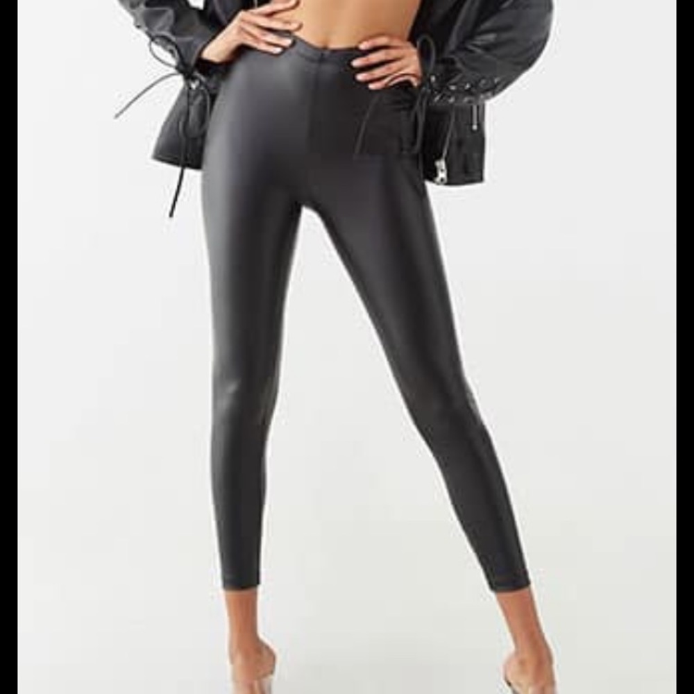 BNWT Forever 21 Faux Leather Leggings sz S